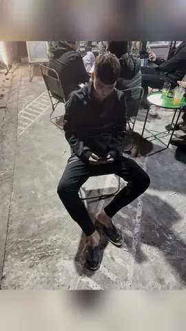 Chẳng ai cấm tuổi trẻ không được sai trái, nhưng chẳng có tuổi trẻ nào đủ dài để chúng ta sai mãi đâu ....!