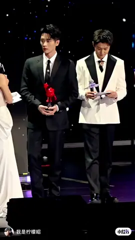 Lỗi tử rất chăm chú và nghiêm túc lắm ạ.. #thualoi #chenglei #chenglei丞磊 #thualoi_chenglei_丞磊 #xuhuong 