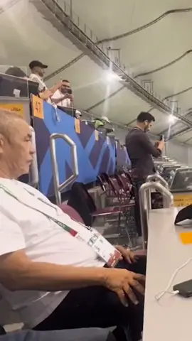 فرحة عمي بن شيخ من المدرجات  #الشعب_الصيني_ماله_حل😂😂 #كأس_العرب_2025 