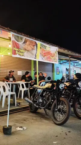 Caferacer X Tracker Tuaran Meet-up  Lepak santai saja mah ,yang last tu kira bigwin lah @seroja_5503 @bukansaril  #keewaycaferacer152  #caferacer #tracker  #foryoupage #fypシ 
