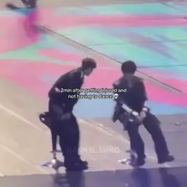 lee know like “we did it bro” #fyp #straykids #leeknow #seungmin #2min 