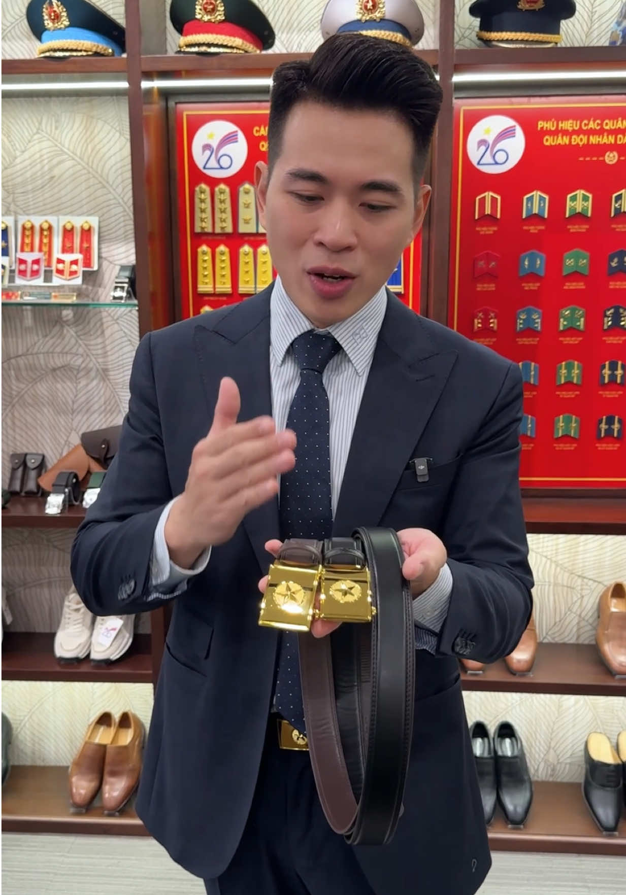 Sợi dây lưng kiểu s.quan cao cấp của công ty 26 Bộ Quốc Phòng sản xuất giá chưa tới 200k và còn miễn ship.  #giaynam #thatlungcaptuong #daylungda #daynit #thatlungdacaptuong 