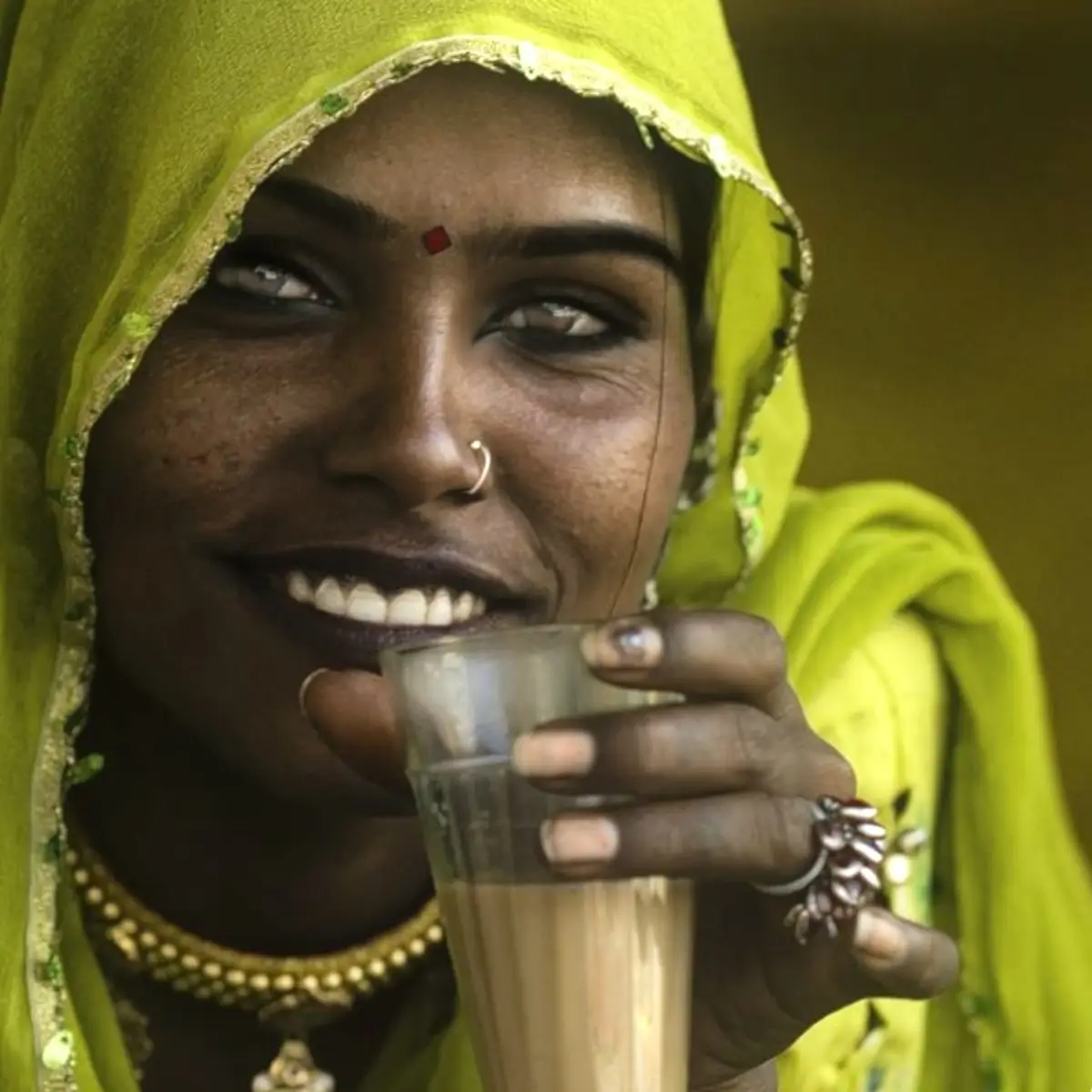 She deserved more visibility because of that face Her smile is almost identical to Adriana😮‍💨  #fyp #beauty #rajasthan #indian #gypsy 