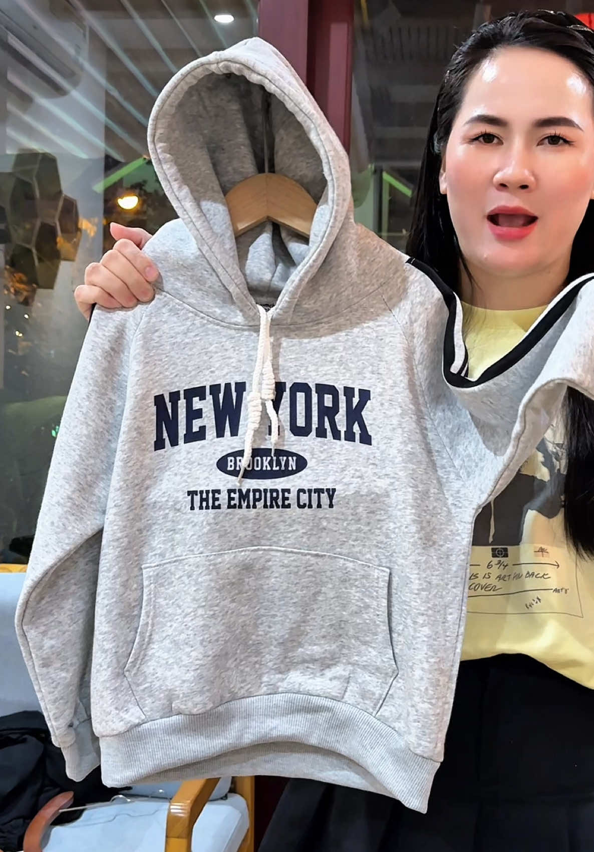 Chất hơi mà chất đẹp lắm nha #aoni #aohoodie #trend #tiktokshop #thoitrangtreem  