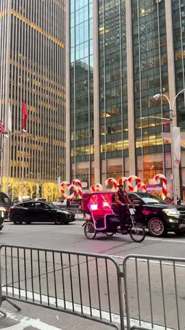 Radio City glowing, crowds flowing, and Christmas magic everywhere in NYC.✨🎄 #RadioCity #NYCHolidays #NYCChristmas #NYCVibes #HolidaySeasonNYC     
