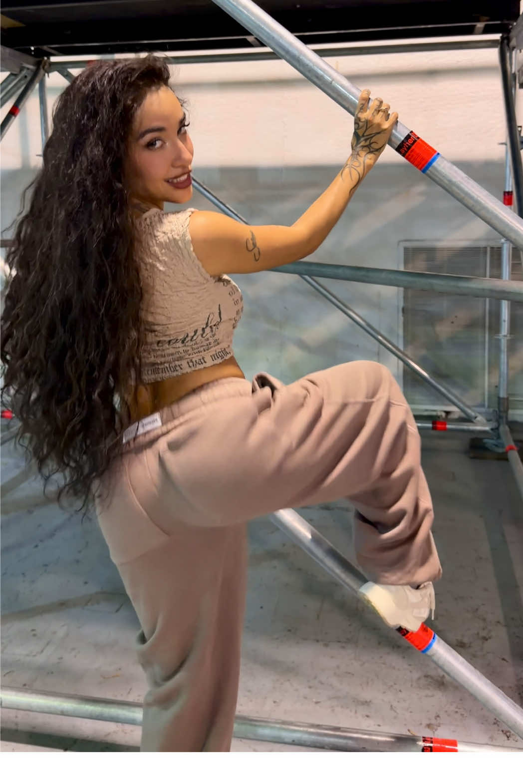 jojo está de ensayo sí o nooooo?? 😈🔗🔗 UNA SEMANAAAAAA