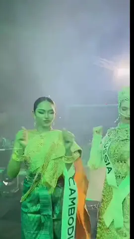 Hội Chị Em Miss CosMo khi quẩy nhạc ở Việt Nam 🇻🇳🇻🇳#beheograndvietnam #xuhuongtiktok #viralvideo #xuhuongtiktok2025🥰 