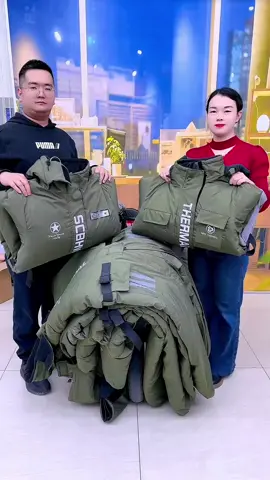 Áo khoác mưa nam nữ cao cấp Đặt hàng nhắn qua LINK FACE.BOOK /WhatsApp 84394.214.228 #aomua #raincoat #aomuanamnu 