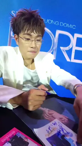 Tui cười cái mỏ treo lên tới trần nhà luôn rồi 🤣🤣🤣 Mạnh dạn đoán k phải o lag chữ 