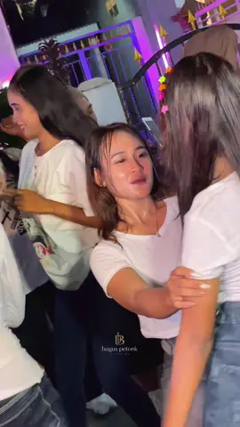 pesona gadis desaa🤪#fypシ #lewatberanda #videofypシ゚viral🖤 #soundviral #dancerkarnaval 