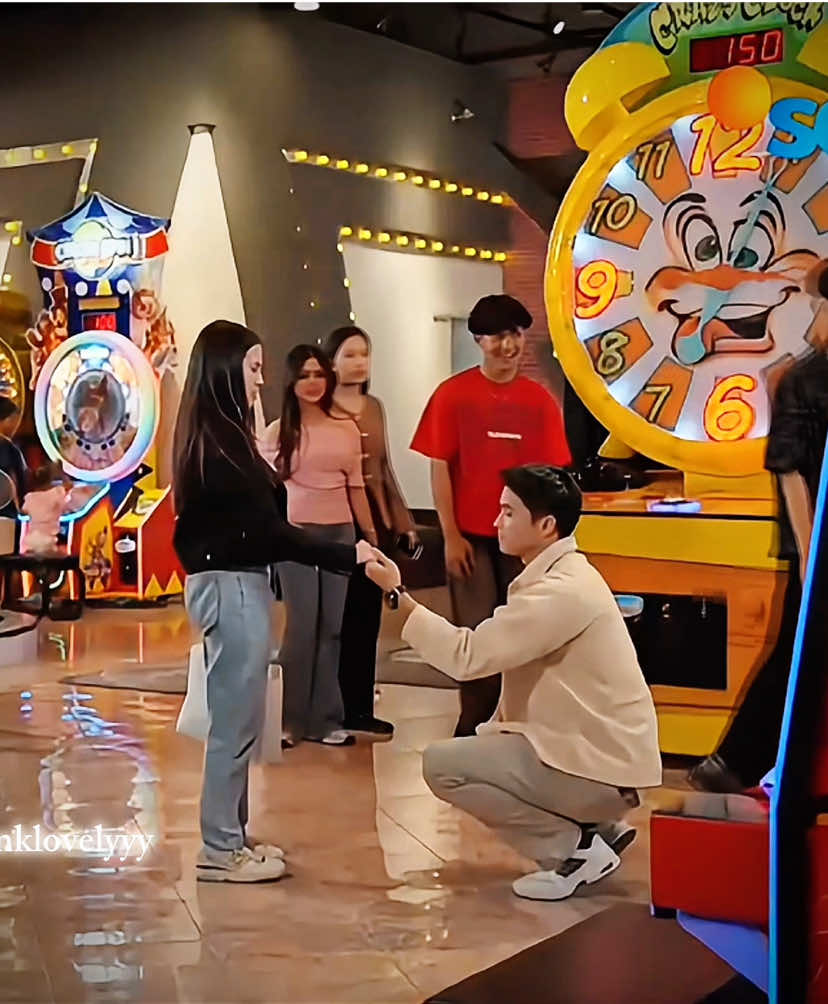 WILL YOU MARRY ME 😭🤸🏻‍♂️ ? Dilamar versi Adila udah cinta sama Trian #yesayaabraham #zaraadhisty #bericintawaktu #trianadila #sctv 