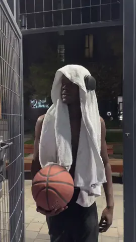 We don’t want to flop 🙏🏾😁@b_dbye @93hrdc  #basketball #trend #fry 