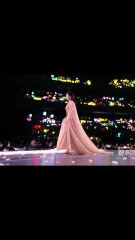 Nữ thần đêm hội gào thét IQIYi 2025 gọi tên Bạch Lộc, 3 outfit, bộ nào cũng xinh đẹp ❤️❤️❤️ #白鹿 #bachloc #bailu #demhoigaothetiqiyi 