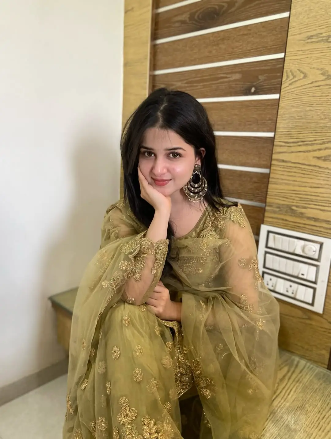 sending happines your way🥹💘 #kabhiekhushikabhiegham #kajoldevgan #sharukhkhan #kajol #indiansong  