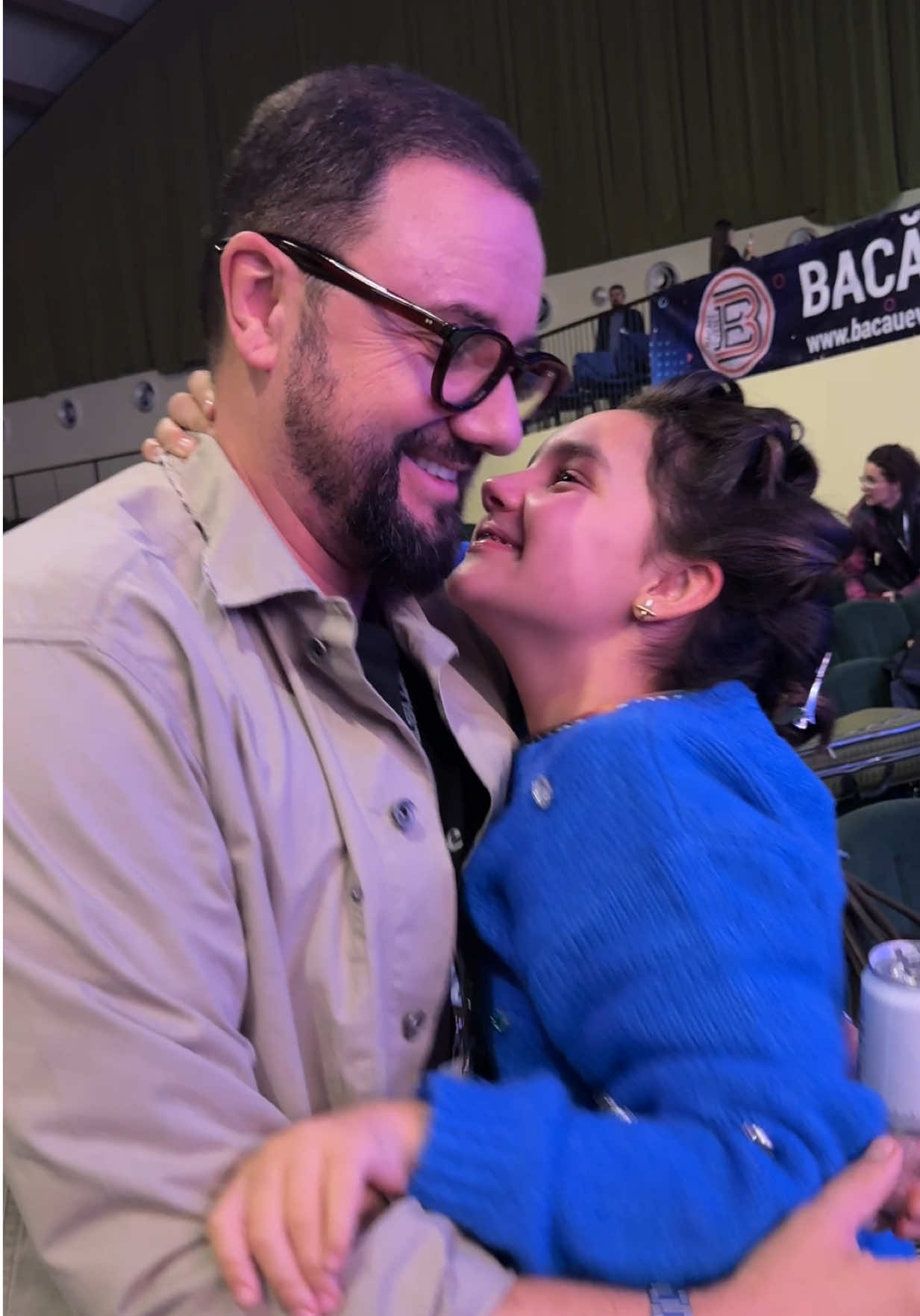 Asa emotii cum am la fiecare concert de colinde… nu se compara cu nimic. Abia astept sa traim impreuna toata magia Craciunului🥹❤️ #Andra #reverie #colinde 