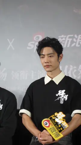 得闲谨制导演说肖战太帅了，需要化妆变糙汉！  #gezhitown #肖战 #