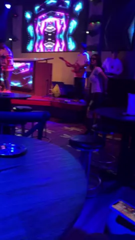 Full reservasi yaaa …gas en club …malam minggunya di bikin Happy + meledak🥰🥰🥰