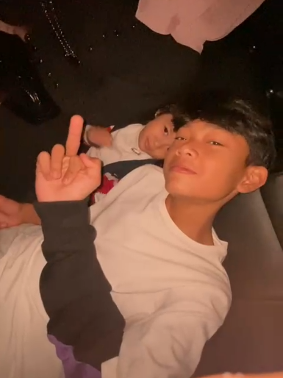 kalo kata kalian yang manis aku atau adik ku🫵😋