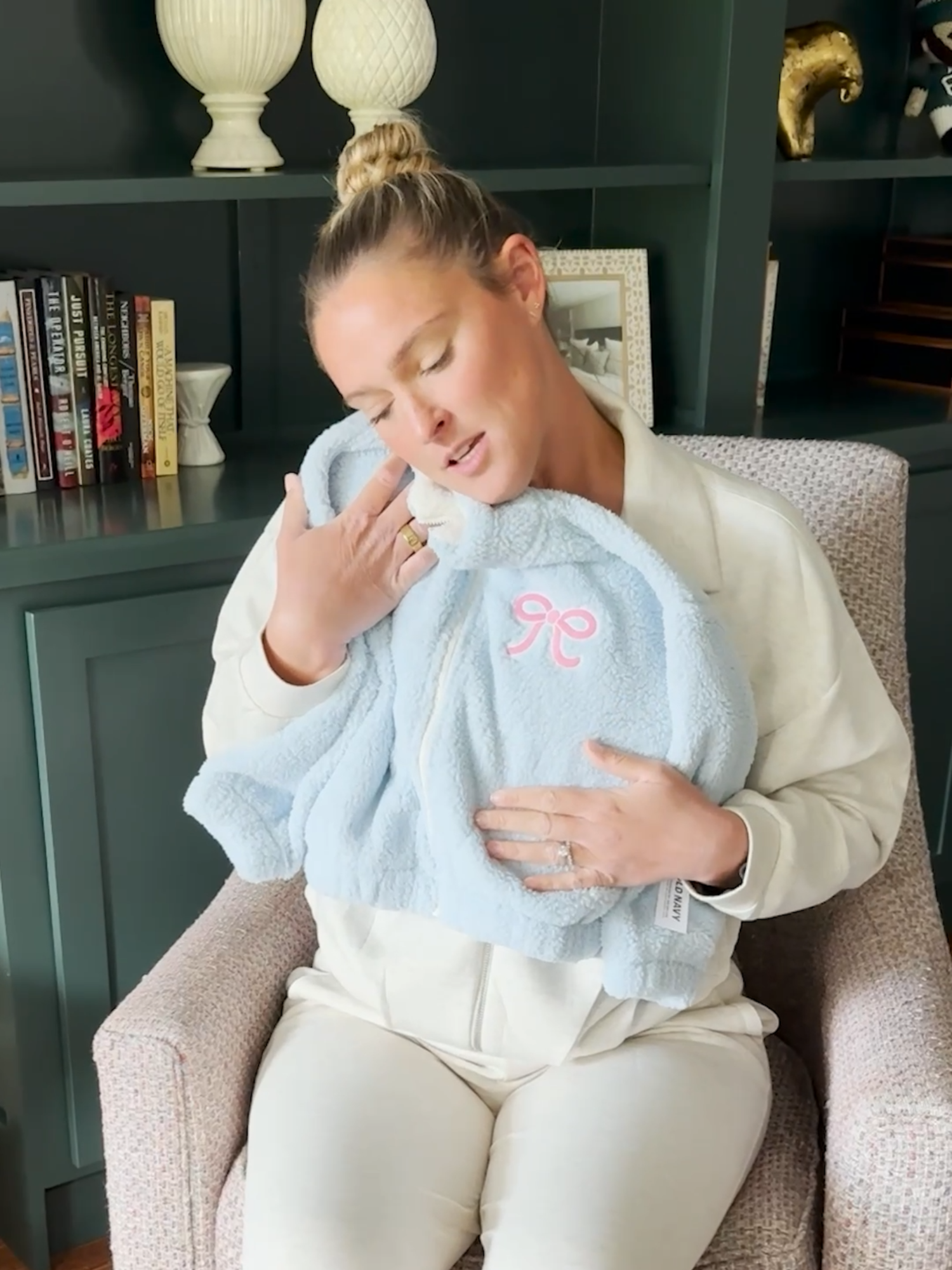 we’re big into fuzzy things. so are @kyliekelce @quenblackwell @jacksonolson_ & @bethennyfrankel