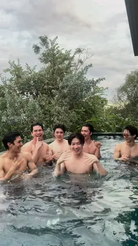 ความสุขมักจะผ่านไปเร็ว next trip when ? @MMax Kornthas @mynameis_yim @BOSS.CKM @โต้ดณ์ Go Hair #netsiraphop 