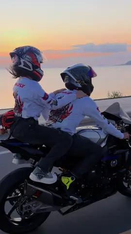 Love បងខ្លាំងៗ😘😘😘😘#paidpartnership #tiktok #lovemotorcycle 