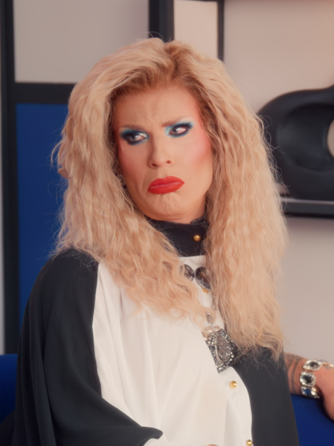 trixie and katya watch FRANKENSTEIN in a new episode of #ILTW