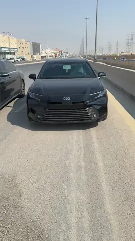 تواضعت معه وصورت🥱@Wxcr🇸🇦 #كامري2025 #مارسيدس #زقرت_الشرق #العموم_مرفوع 