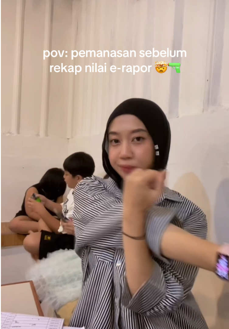 malming nongki cantik ❌ malming work from cafe ✅ lagi lagi bersama cikgu @vousemevoyez 