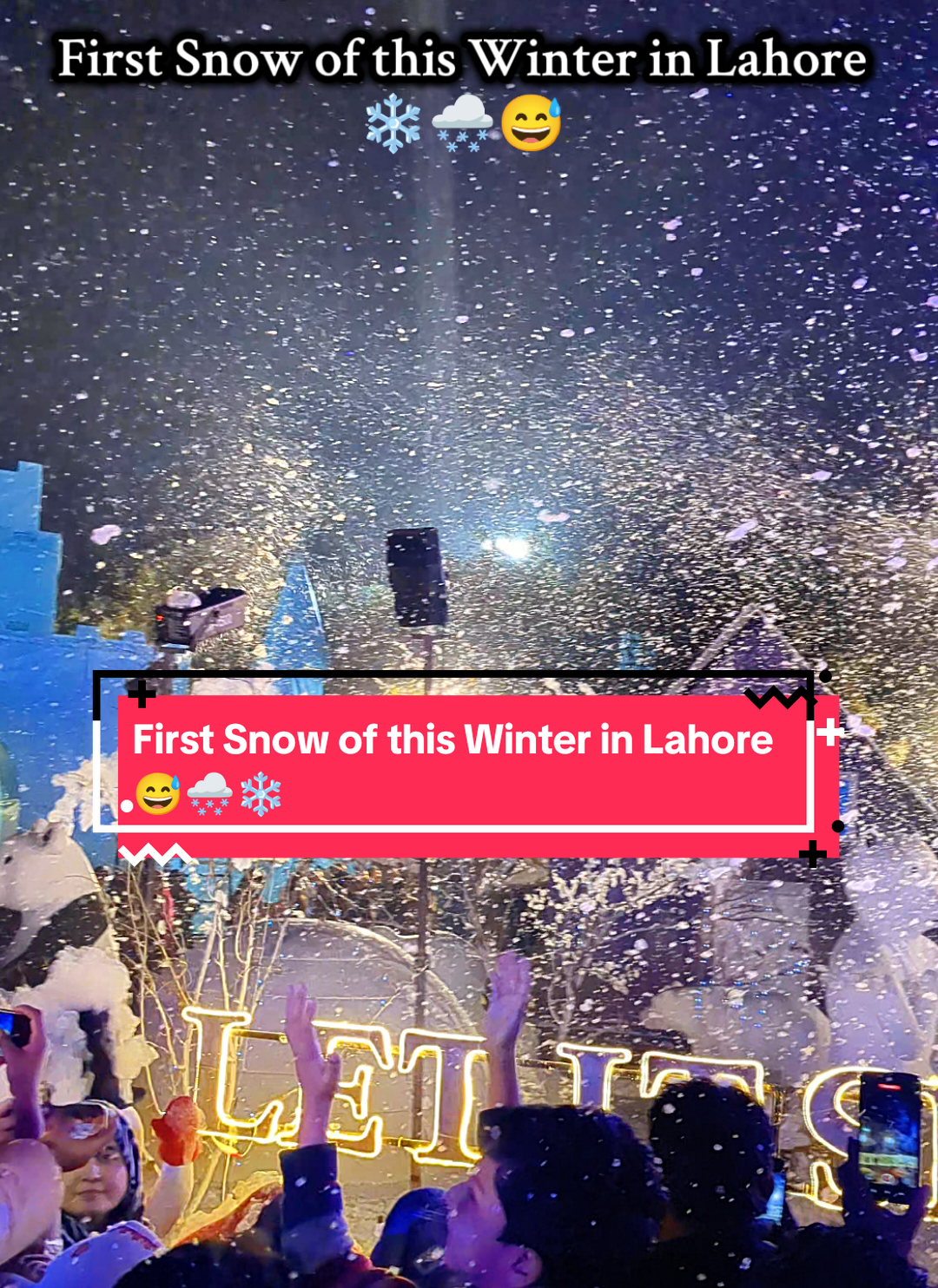 Snow of this Winter in Lahore 😅 #fakesnow #flowerexhibition #lahorepakistan #racecourse #snowinlahore 