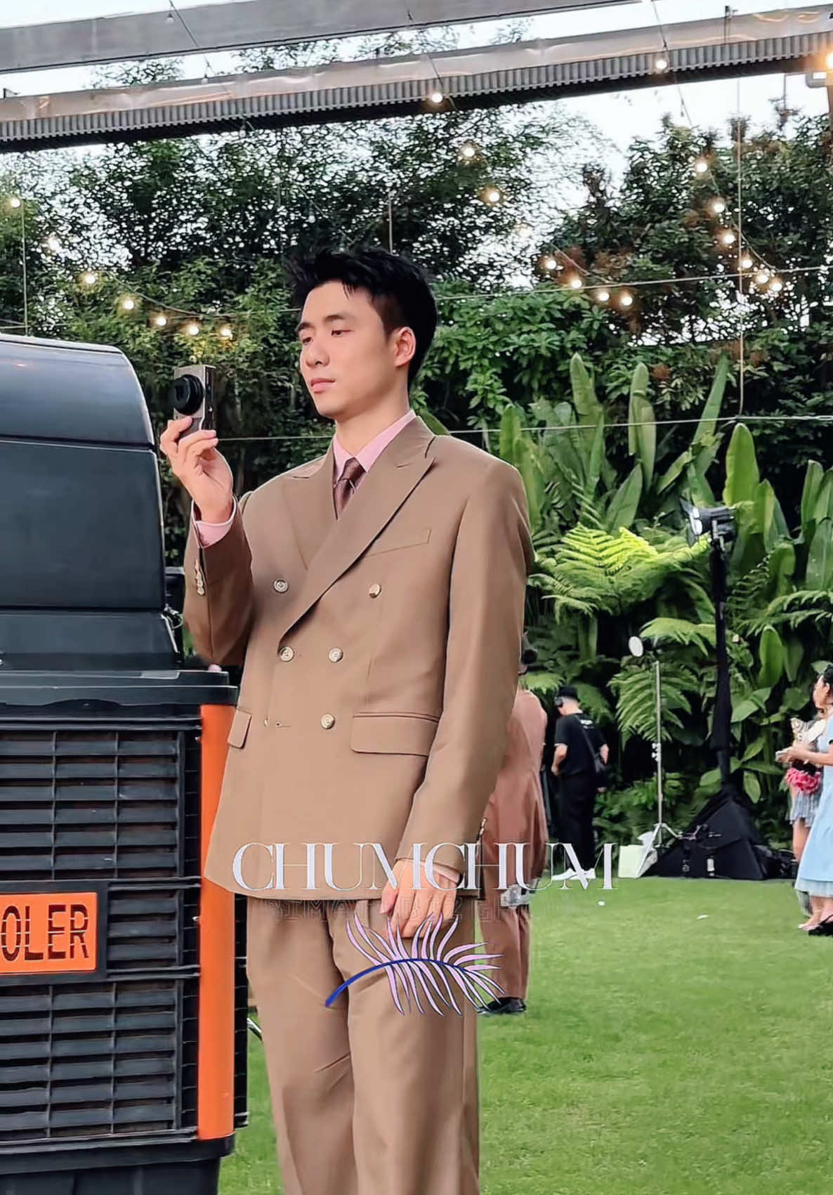 Nay chú Ninh có photo và stylist riêng ở lễ kỷ niệm 20 năm ngày cưới của Hannah Olala và Nguyễn Khắc Hiếu #chumchum #BiMatVbiz #hannaholala #hannaholalabychumchum