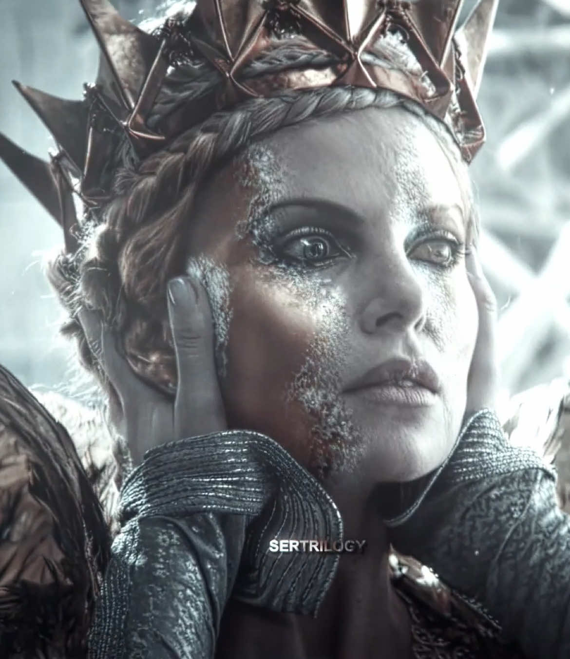 On my knees for Freya.. || #thehuntsmanwinterswar #freya #aftereffects #gameofthrones #daenerystargaryen 