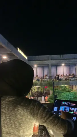 Tiktok do your magic💆‍♀️🫵lucu bgt tbtb di vid in dri belakang gini gatau siapa intinya timakasiii🫰#fyp #malamminggu #fypage 