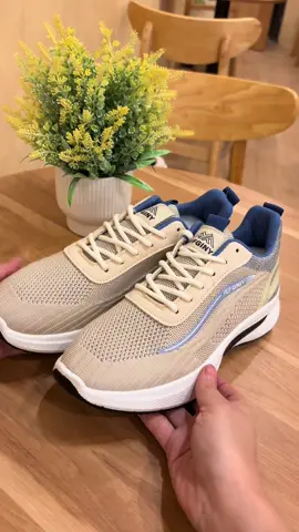 Giá rẻ săn sớm thôi các a ơi#giay #giaynam #giaythethao #giaydep #giaythethaonam 