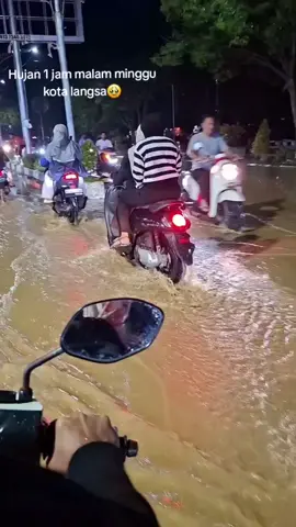 Hujan deras sebentar, air sudan menggenangi Kota Langsa