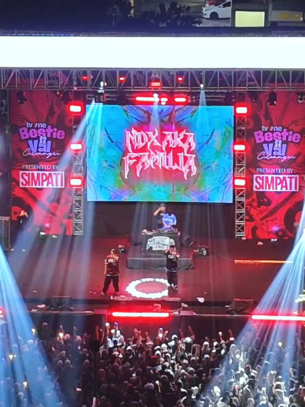 Penampilan NDX aka membuat pecah penonton dalam acara bestieval di Metropolitan Mall Cileungsi - Metland Cileungsi  #dji #drone #bestieval #ndxaka #cileungsi 