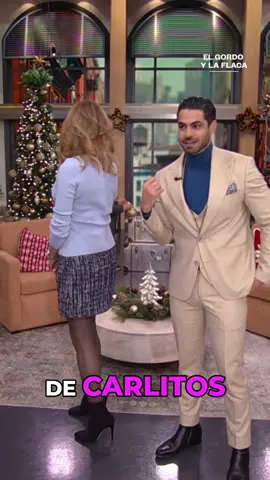 👀🔥 ¡Ese árbol no convence! #Lili lo deja claro 🍍🎄 #ElGordoyLaFlaca, de lunes a viernes 4P/3C por Univision #LiliEstefan #NavidadRara #SetNavideño #clippeo