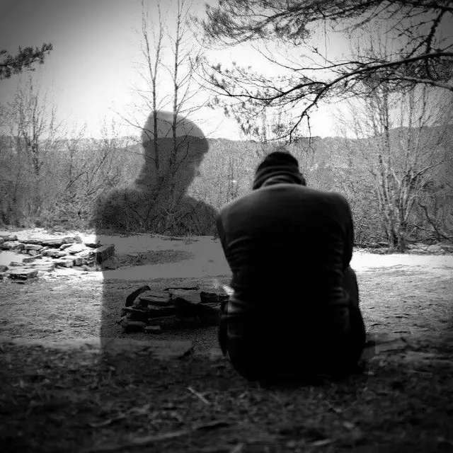 منذ رحيلك, أصبحت غريباً, وحيداً, في كل الاماكن التي عرفتها والعين ترى الآن انعكاس فراغها الأبدي على وجه القمر الباهت بقي لي صوتٌ يتلاشى في داخلي, همسه باردة من اطلال النهايه,  و الطريق امام روحي كقطار مسرعٌ لايحمل إلا جثث الامنيات التي فارقتني . #اكسبلور #tiktok #fyp #yyyyyyyyyyyyyyyyyy #fffffffffffyyyyyyyyyyypppppppppppp 