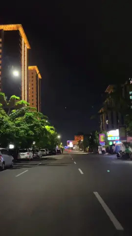 Siapa yang suka night ride sampai sini? Adakah kenanganmu bersamanya ketika melewati jalanan ini? #semarang #semarang24jam #semarangstory #fyp #xyzbca