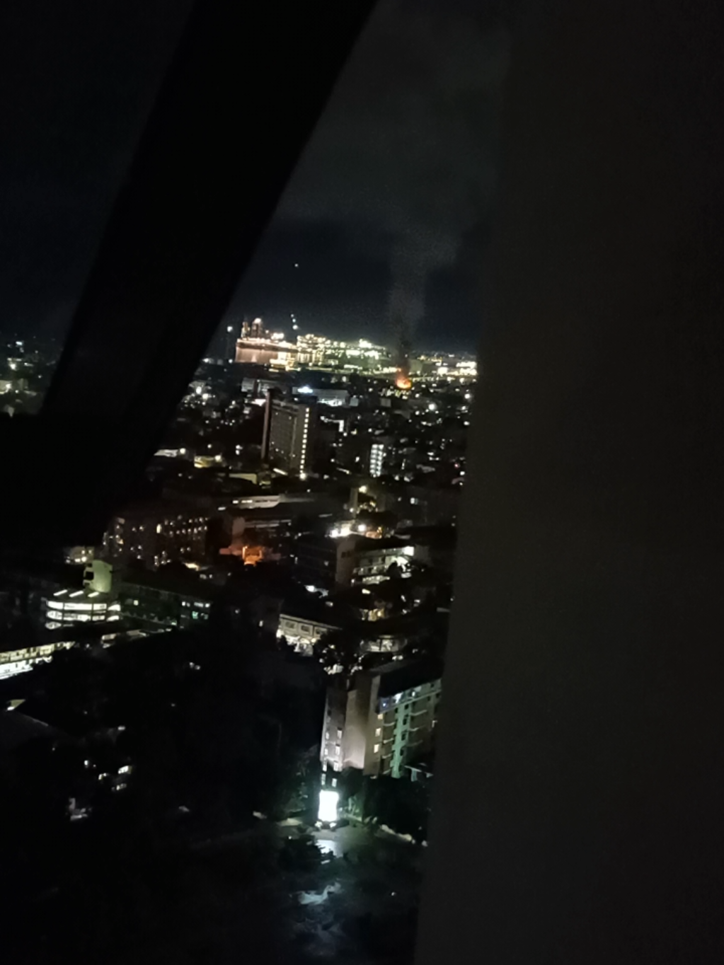 Around 1am nahitabo ang sunog, klaro kaayo dire sa among gi stayhan. 