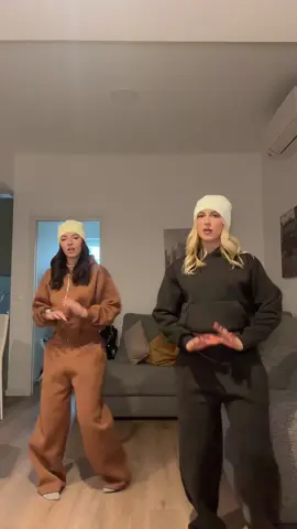 la miglior coppia mora-bionda  💛😩 @gioggy 