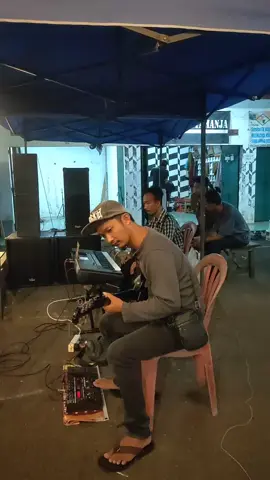 #tiktoklive #livehighlights  cek sound masih bersama teras coffee bersama gitaris kawakan 😆😆😆 #fyp