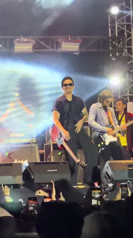 pak vincent 😗 #teenagedeathstar #vincentrompies #rockinsurabaya 