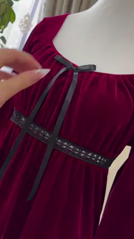 احب اكررها❤️🥰 تحسوها فستان تصميم انثوي راقي جداً  من وزن 50 الى 70 او 80. 90 طولهه 124 سنتم لون ماروني فقط تو صيل لجميع محافظات العراق#العراق🇮🇶❤️ #مول_زيونه_مول_المنصور_مول_بغداد #كليآ🥀 #شعب_الصيني_ماله_حل😂😂 #اكسبلور_فولو_لايك_تعليق_متابعه👍🏻 