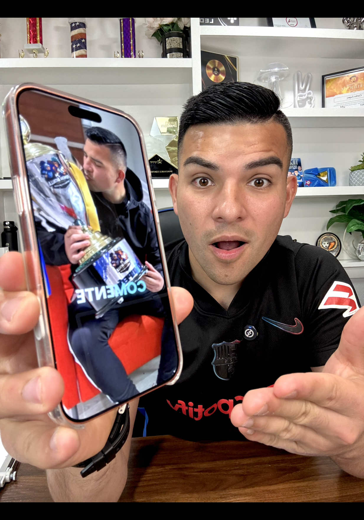 Cómo agregar y ponerle la letra de una canción a un video o fotografía #tips #tipsandtricks #tutoriales #tiktoktips #AprendeEnTikTok 