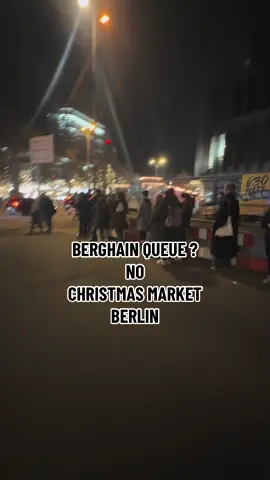 STRANGER THINGS QUEUE CHRISTMAS MARKET 🎄  #strangerthings #berlin #christmasmarket #strangerthings5 #netflix 