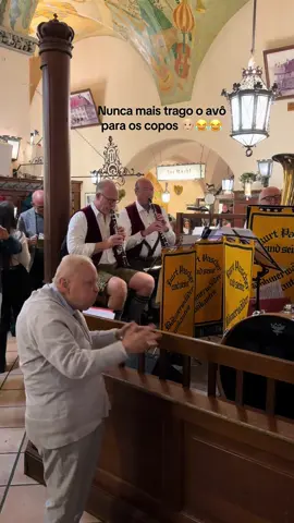 I'm never taking grandpa out for a few drinks again 👴🏼😂😂 #fyp #munich #funnytiktok 