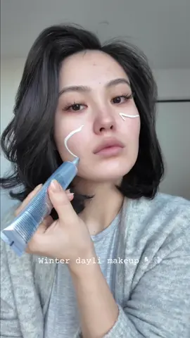 @ErborianUSA cc cream (Clair) @롬앤 romand roll cheek  @Haus Labs concealer 04 @SACHEU Beauty US cheek stay -n 03 I’m guilty  @Flower Knows Makeup  @SACHEUbeauty lip liner stay - n 01 n00Hde