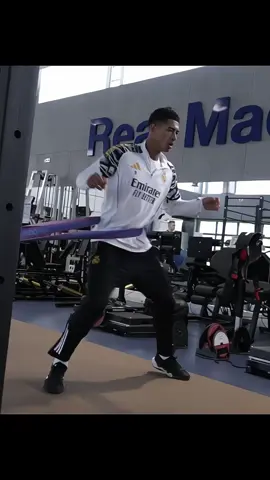 Madrid training today 🤍🥶. #mss_bellingham_5 #madrid #halamadrid🤍 #madridstas 