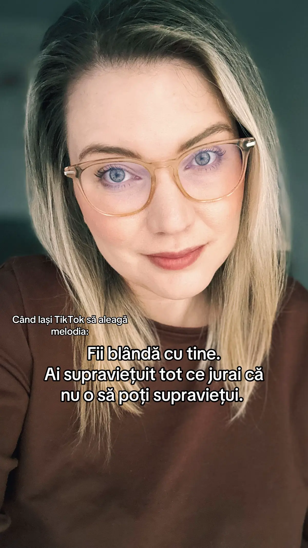 Am zis să încerc și eu trendul acesta și să las TikTok să aleagă melodia - of cum a nimerit 🥴 #omamaobisnuita #trauma #psihologie #interapie 