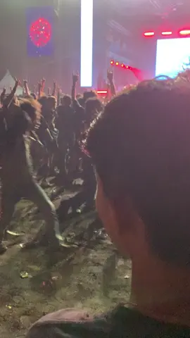 #burgerkill #rockinsurabaya2025 #headbang 